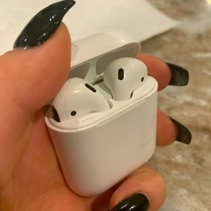 AIRPODS!!